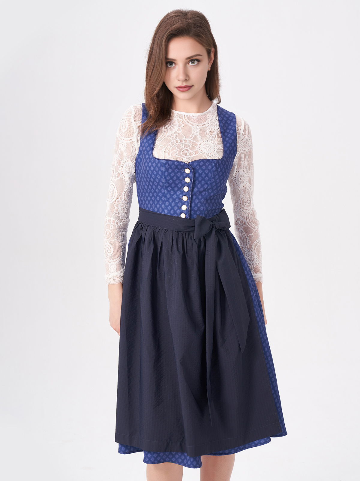 Dirndl in Blau – Eleganz und Tradition