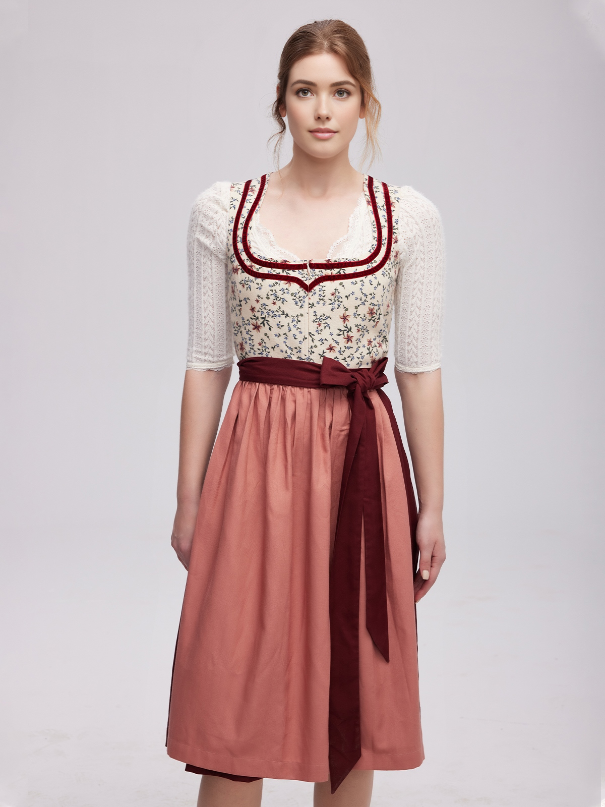 Dirndl mit Leder in Rot