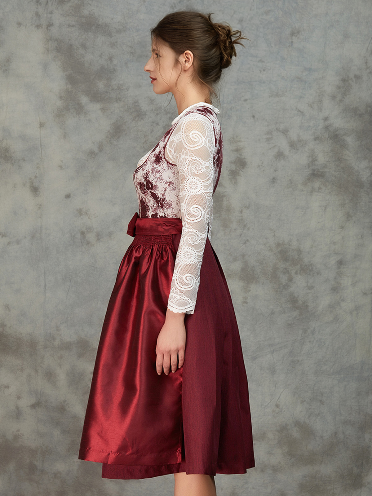 Dirndlbluse langärmlig in Rot