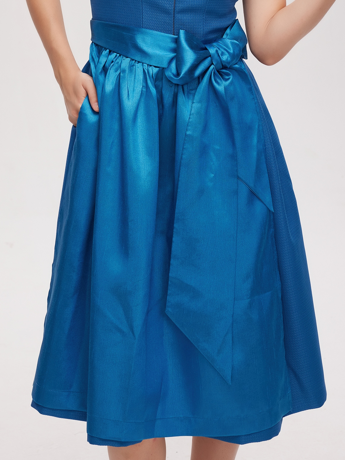 Langärmelige Dirndlbluse in Blau