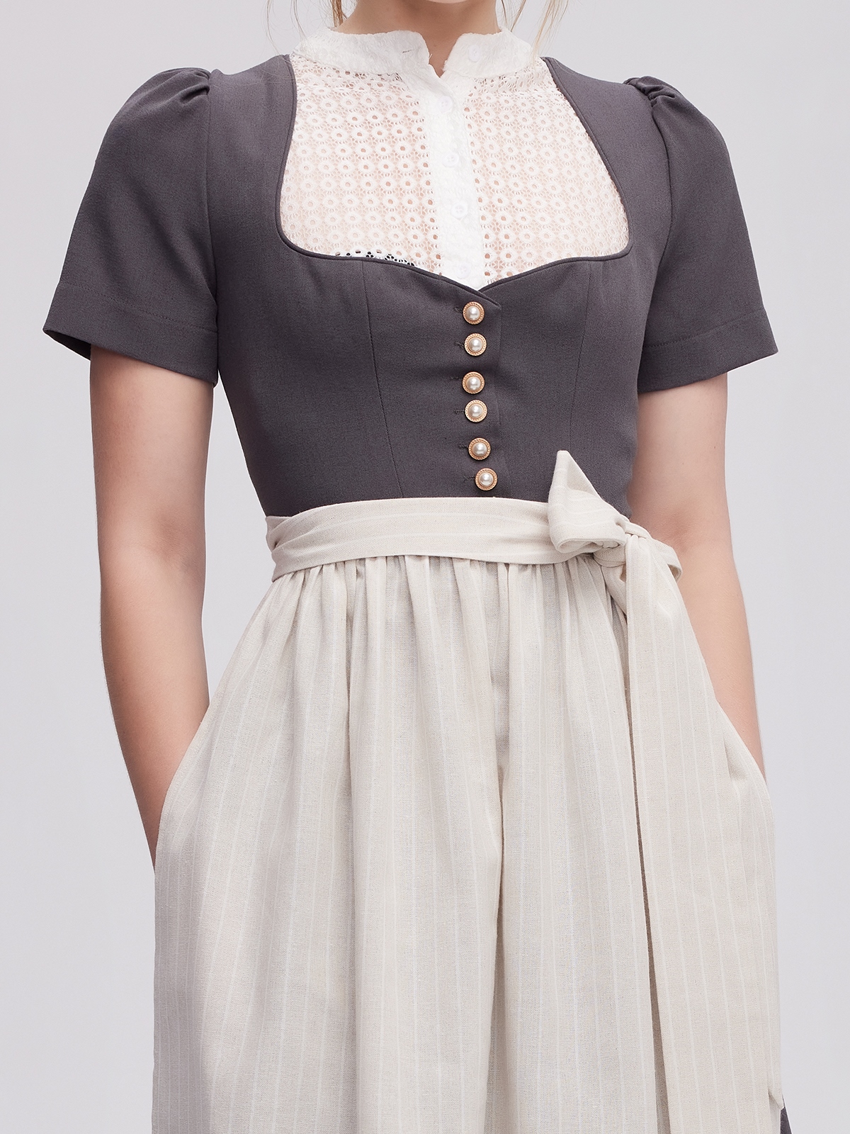 Dirndl Bluse Langarm Spitze in Grau