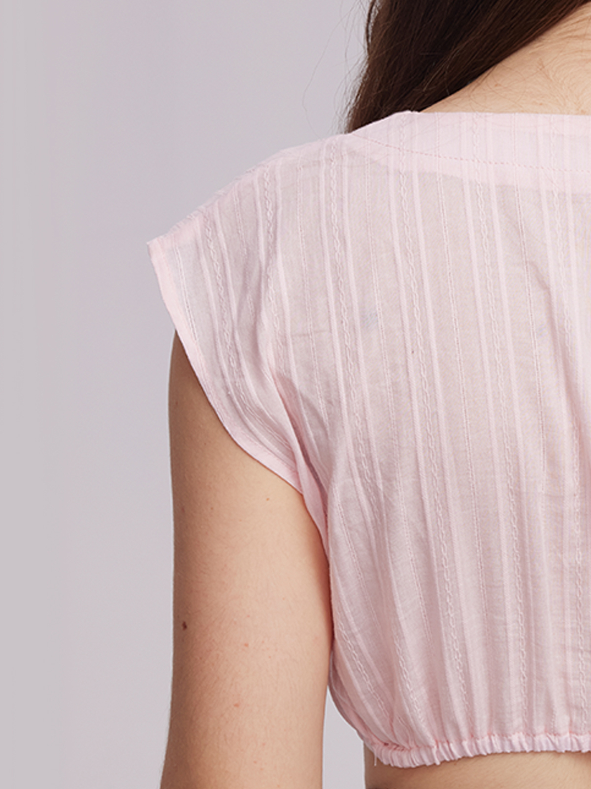 Dirndlbluse in Rosa – feminin & charmant