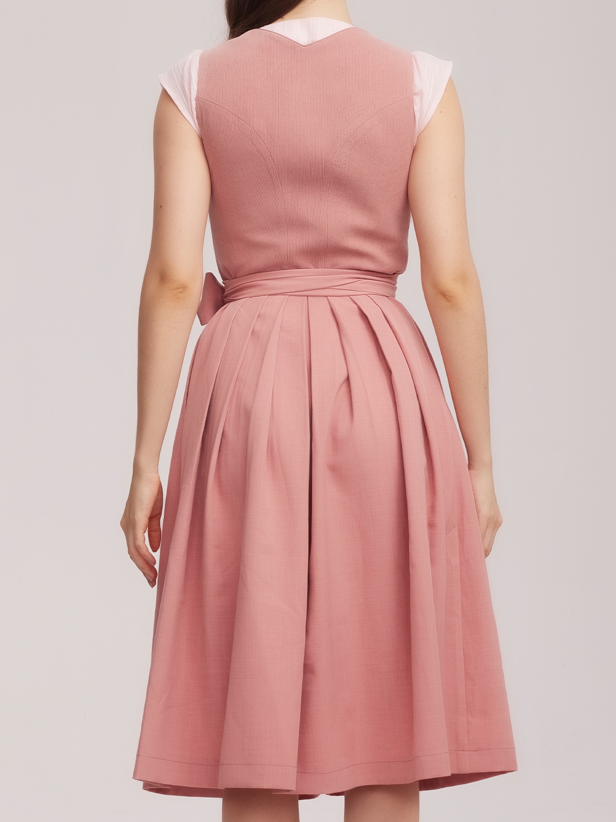 Dirndl in Rosa – Elegant und feminin