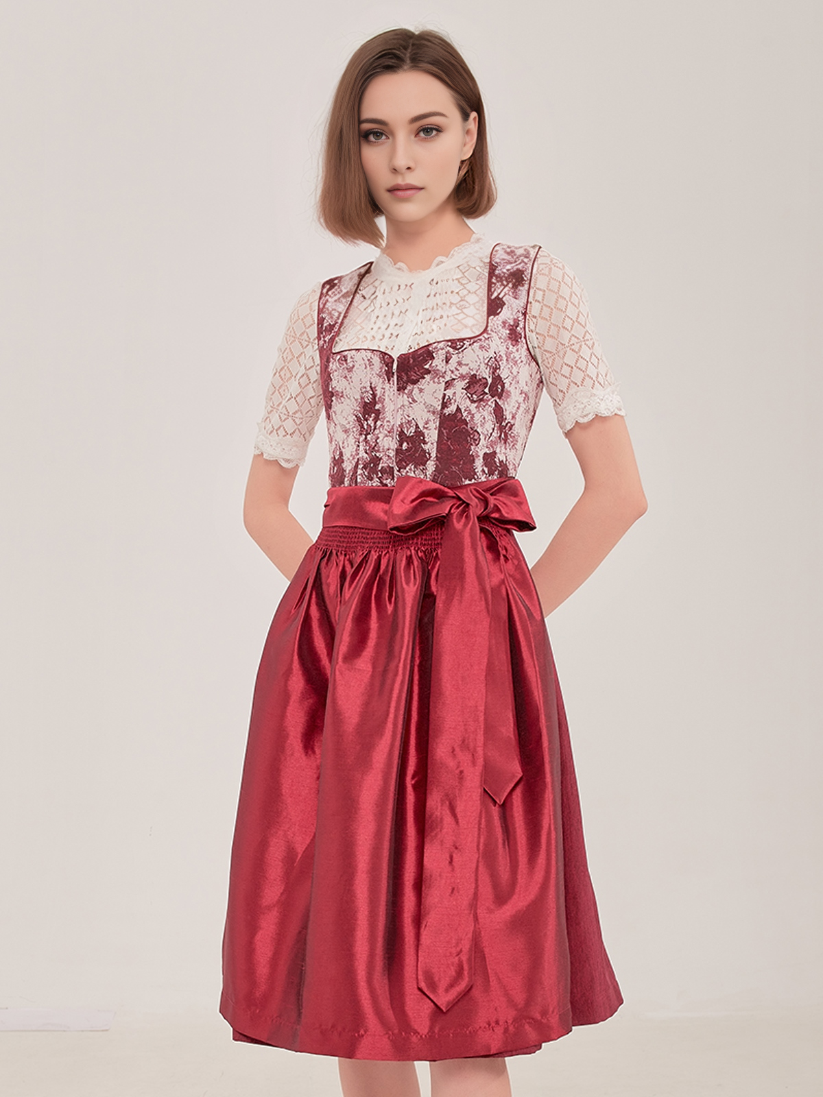 Dirndlbluse kurzarm in Rot