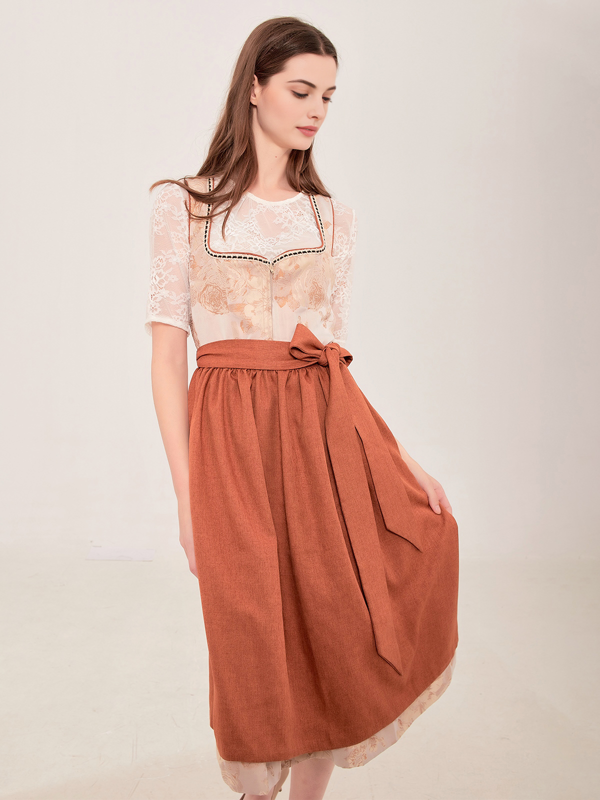 Elegantes Midi Dirndl in Braun