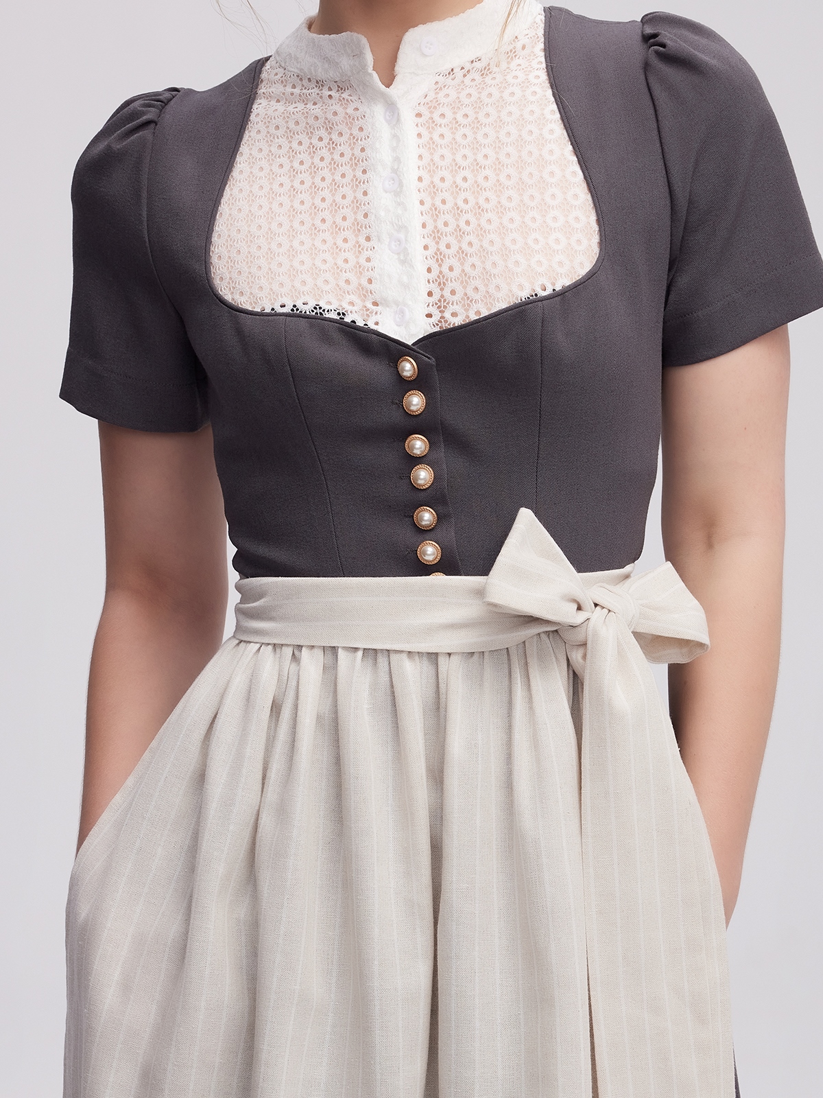 Traditionelle Lederhosen für Kleinkinder