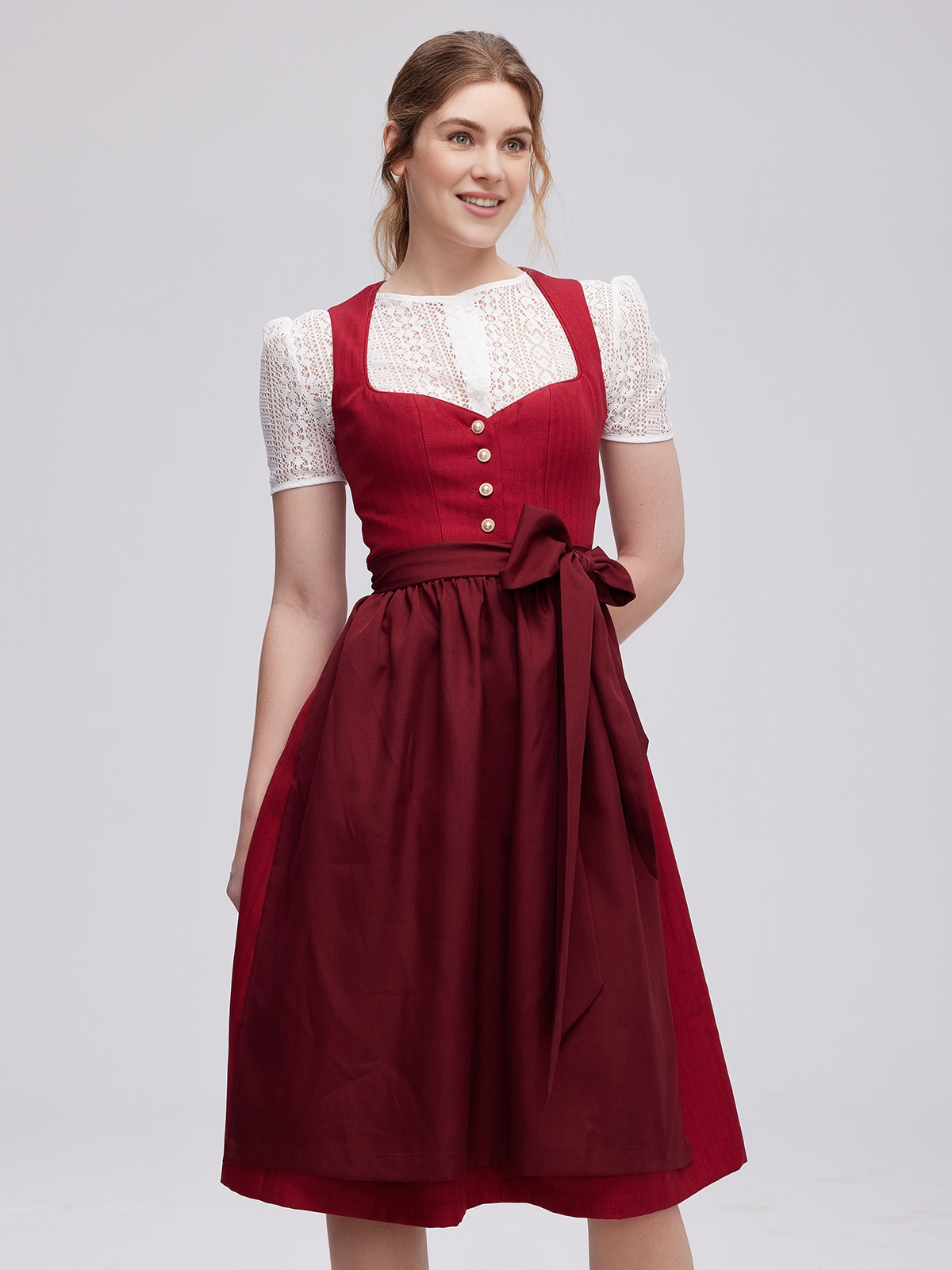 Dirndl Bluse in Rot – Eleganz mit Tradition